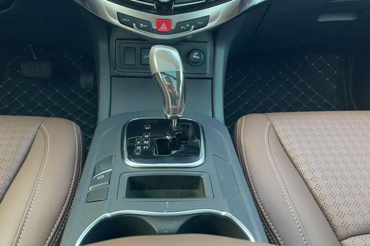 Used BYD S7 2016 2.0T Automatic Prestige Plus Gear Lever