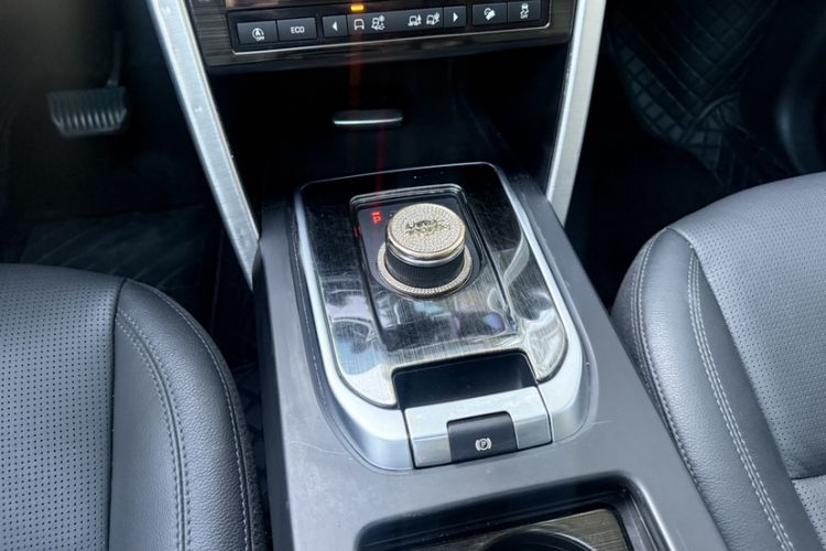 Used Land Rover Discovery Sport 2019 240 PS SE Version China VI Standard
