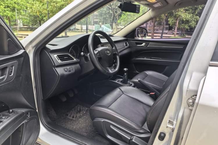 Used Bestune B30 2016 1.6L manual luxury version
