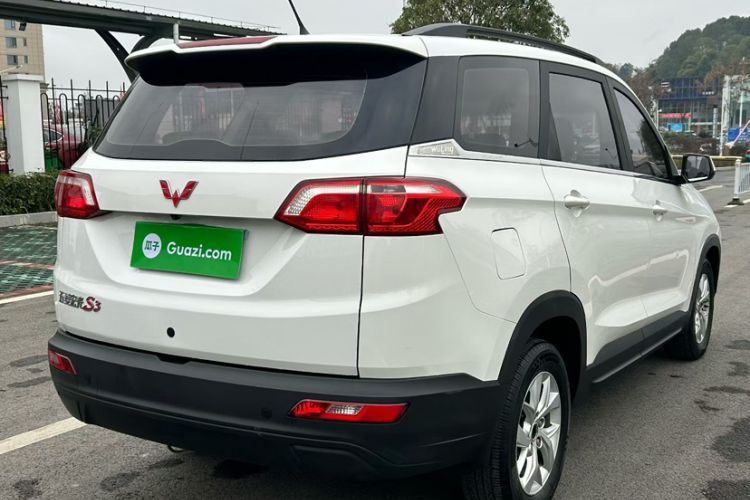 Used Wuling Hongguang S3 2018 1.5L Manual Comfort Model China V Standard