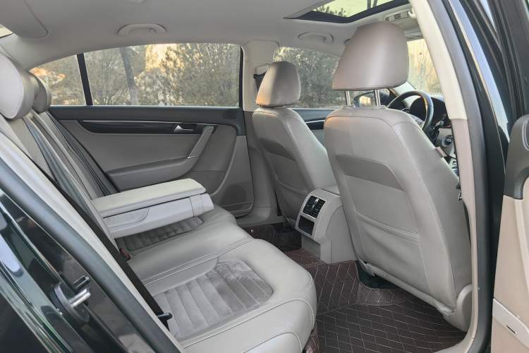 Used Volkswagen Magotan 2015 1.8TSI Luxury Model
