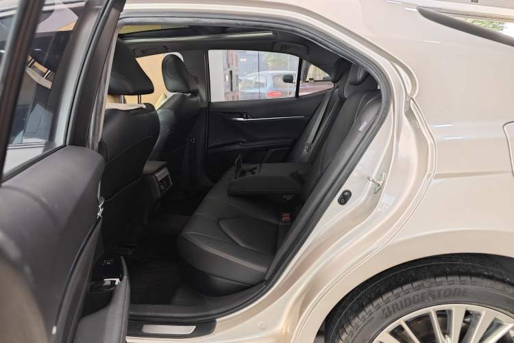 Used Toyota Camry 2019 Dual-Engine 2.5 HG Luxury Edition China VI Standard
