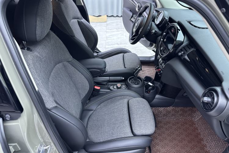 Used MINI 2019 1.5T COOPER Classic Edition Five-Door Version
