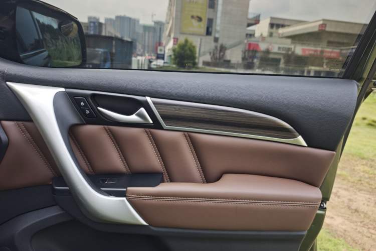 Used Haval H9 2017 2.0T Gasoline 4x4 Premium 5-Seater
