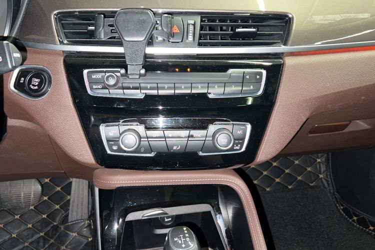 Used BMW X1 2018 sDrive18Li Luxury Model Audio And AC Panel