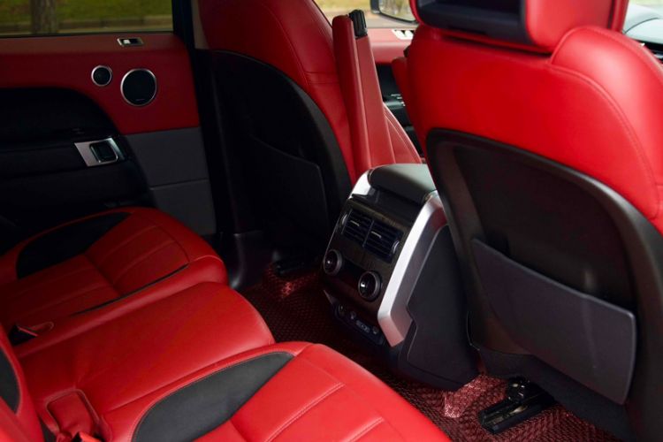 Used Land Rover Range Rover Sport 2021 3.0 L6 YAO Black Edition