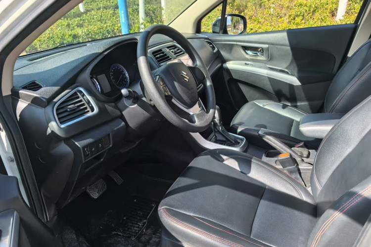 Used Suzuki S-Cross 2015 1.6L CVT Two-Wheel Drive Entry-Level Trim
