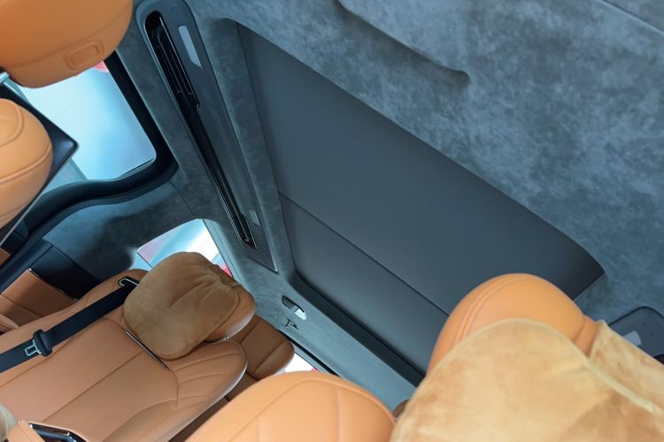 Used Geely Galaxy LEVC L380 2024 140-Degree 6-Seater All-Wheel-Drive Ultra