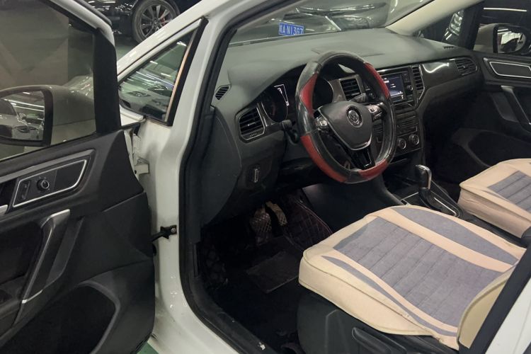 Used Volkswagen Golf Sportsvan 2018 2nd Anniversary Edition 230TSI Automatic Trendy Version Driver Seat