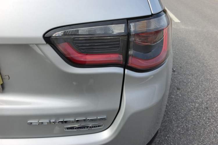 Used Jeep Compass 2017 200T Automatic Family Edition
