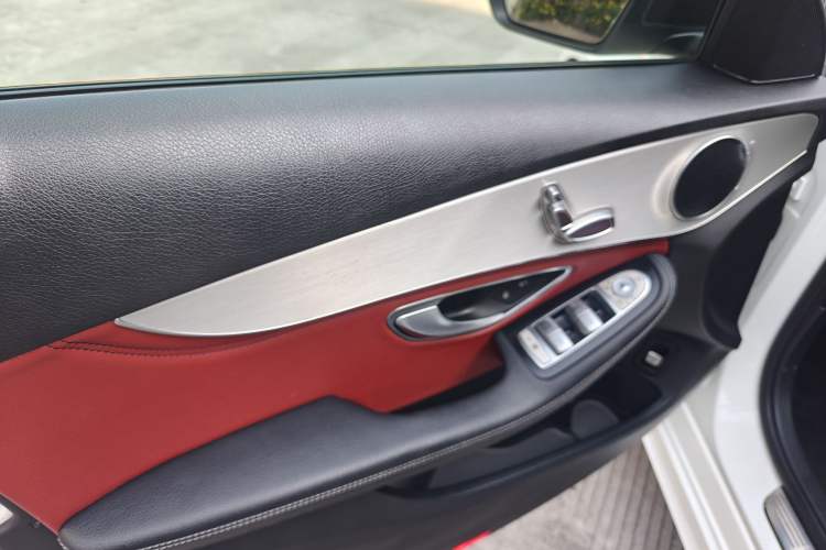 Used Mercedes-Benz C-Class 2017 Restyled C 200 Sport Edition Interior 9