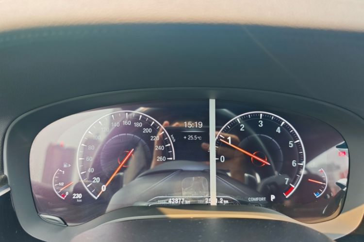 Used BMW 5 Series 2019 Restyled 530Li Luxury Edition M Sport Package Odometer Close Up