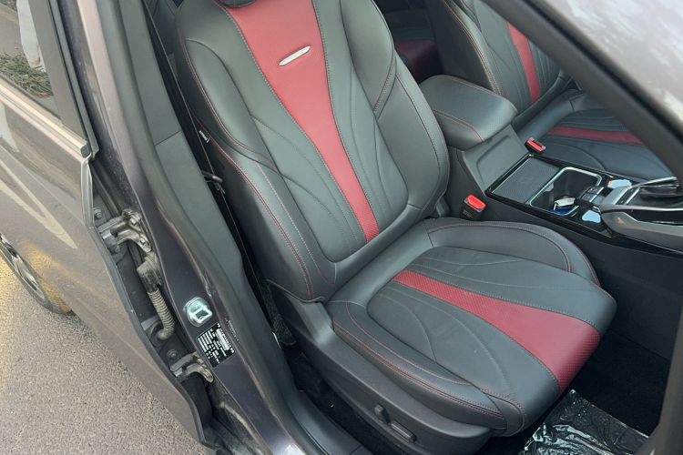 Used SAIC MAXUS EUNIQ 5 2020 Flagship Version with Large Battery 7 Seats