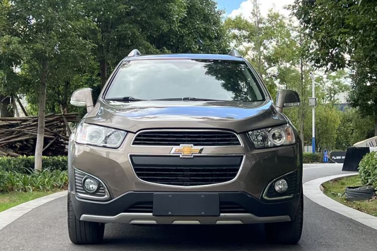 Used Chevrolet Captiva 2017 2.4L 4x4 Flagship Edition 7-Seater
