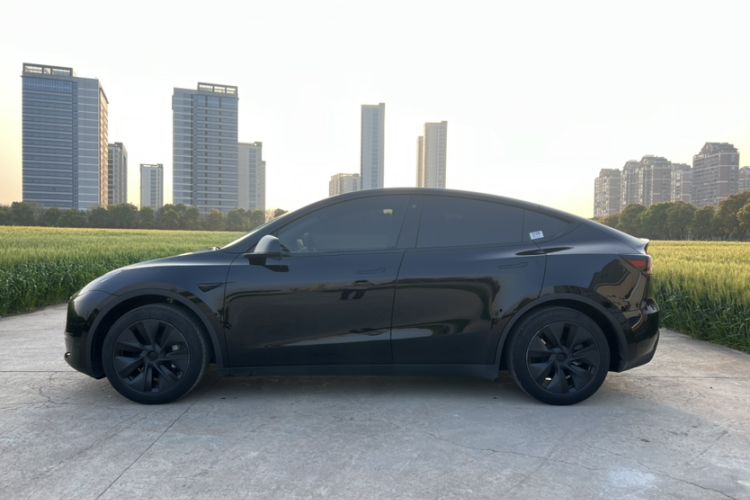 Used Tesla Model Y 2023 Rear-Wheel-Drive Version