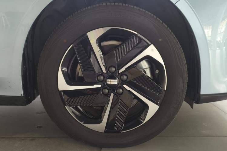 Used Geely Galaxy L6 2025 EM-i 140km Starship Edition
