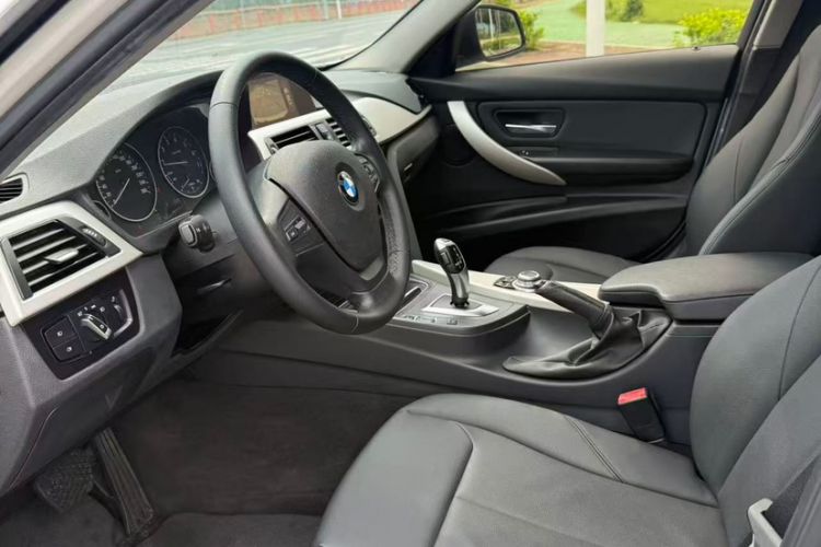 Used BMW 3 Series 2016 320i Fashion Model
