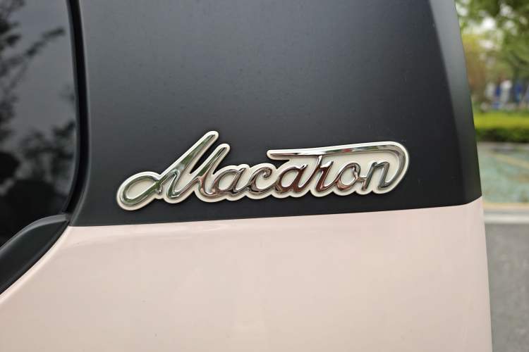 Used Wuling Hongguang MINIEV 2022 Macaron Premium Model – Lithium Iron Phosphate Exterior 6