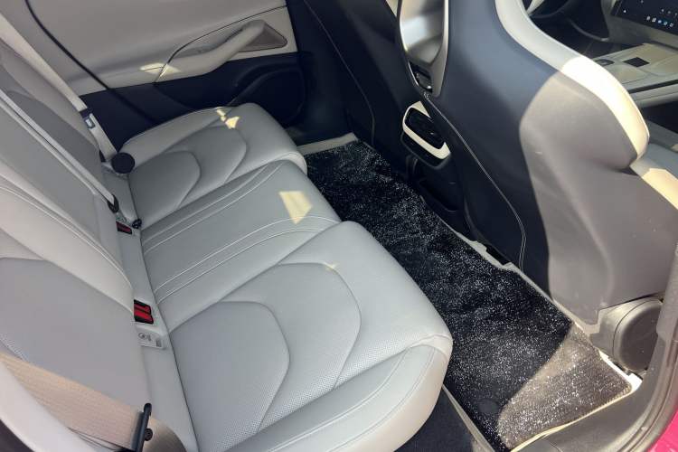 Used Xiaomi Auto SU7 2024 Four-Wheel Drive Ultra-Long Range Advanced Intelligent Driving Max Edition