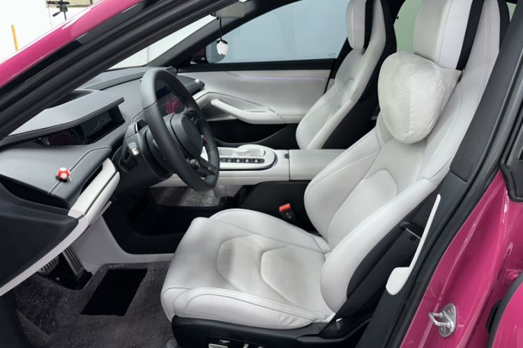 Used Xiaomi Auto SU7 2024 Four-Wheel Drive Ultra-Long Range Advanced Intelligent Driving Max Edition Interior 2