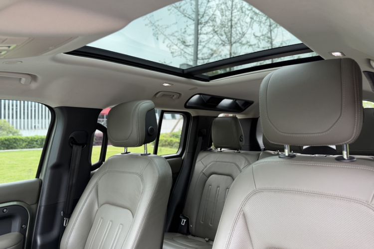 Used Land Rover Defender 2020 110 P400 HSE Exterior 11