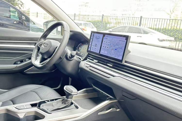 Used Geely Auto Emgrand 2023 4th Generation Champion Edition 1.5L CVT Prestige Model
