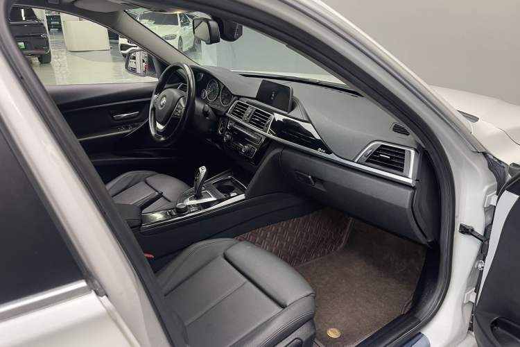 Used BMW 3 Series 2018 320Li Fashion Model
