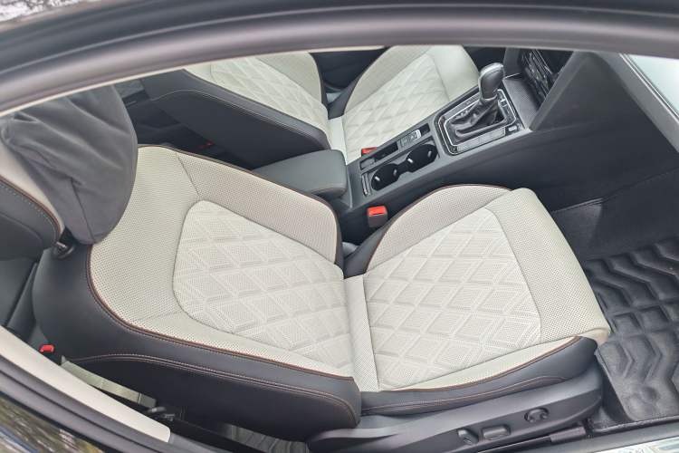 Used Volkswagen Magotan 2023 2 Million Units Commemorative Edition 330TSI DSG Luxury Version