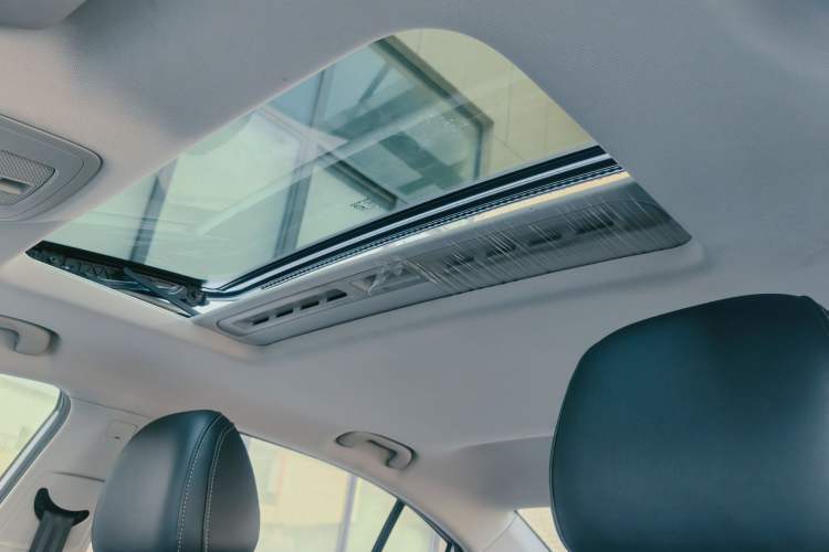 Used Roewe i5 2020 1.5L Automatic 4G Connect Luxury Flagship Edition