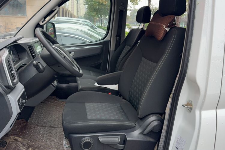 Used SAIC MAXUS Xintu V80 2024 Aoyuntong 6MT Short-Wheelbase Mid-Roof Model 147 Ps 5/6 Seats