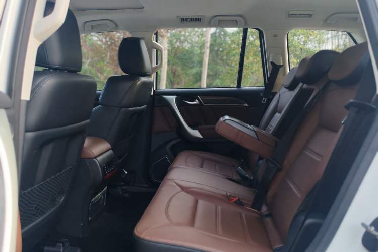 Used Haval H9 2017 2.0T Gasoline 4x4 Luxury 7-Seater