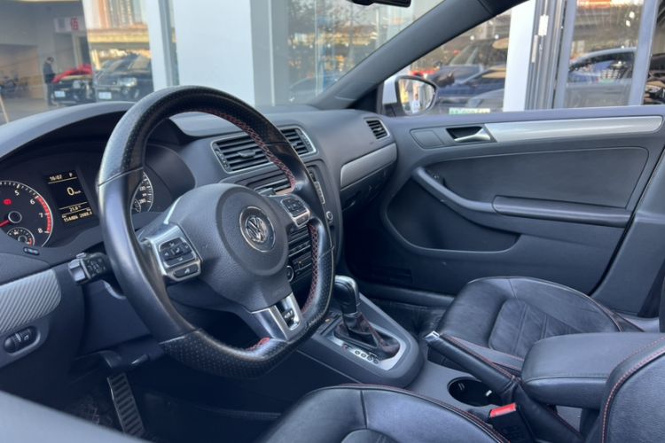 Used Volkswagen Sagitar 2013 2.0 TSI GLI Interior 1