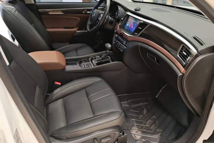 Used GAC Trumpchi GS8 2017 320T Two-Wheel Drive Luxury Smart Connectivity Version (7 Seats)
