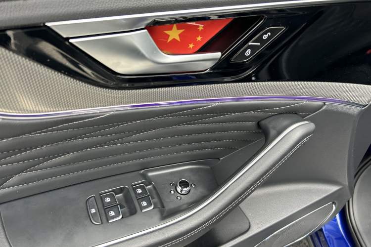 Used Hongqi HS5 2022 Revised Version 2.0T Smart Connect Flagship Edition
