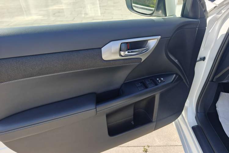 Used Lexus CT 2014 CT200h Elite Edition Monochrome Interior 5