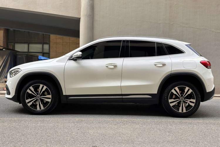 Used Mercedes-Benz GLA 2020 GLA 200 Exterior 2