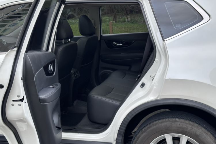 Used Nissan X-Trail 2020 2.0L XL ITS CVT 2WD SmartConnect Comfort Edition Interior 5