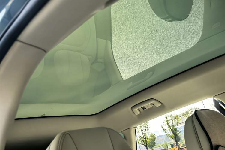 Used VOYAH FREE 2021 Four-Wheel Drive Standard Range-Extended Exclusive Luxury Package
