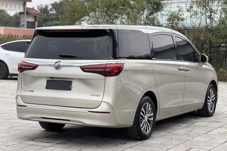 Used Buick GL8 2022 ES Landtrek 653T Comfort Edition
