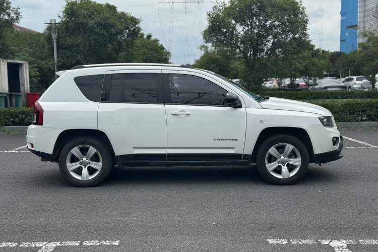 Used Jeep Compass 2014 2.4L four-wheel drive sport version