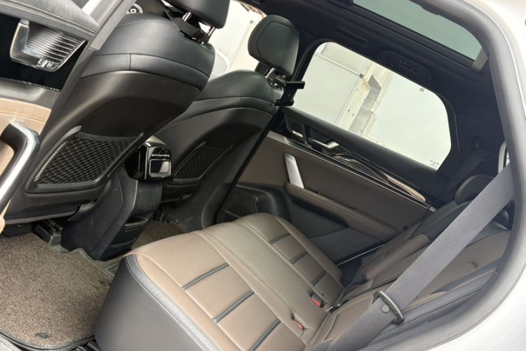 Used BYD Tang 2021 2.0T Automatic Flagship Edition Interior 4