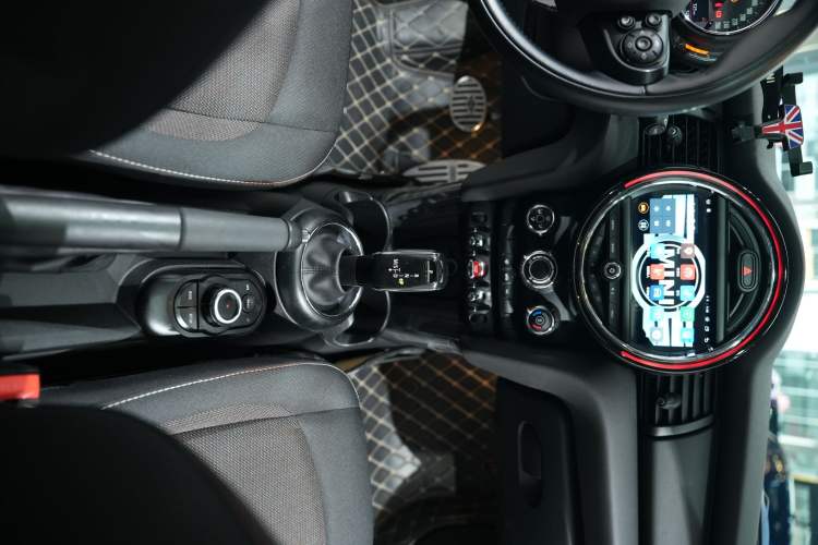 Used MINI 2018 1.5T ONE PLUS Interior 3