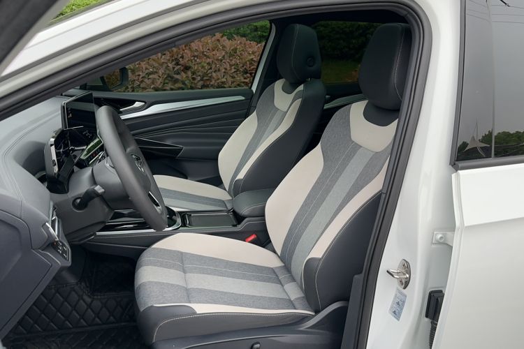 Used Volkswagen ID.4 CROZZ 2022 Long-Range PURE+ Edition Left Front Seat