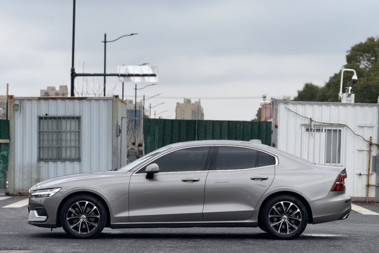 Used Volvo S60 2020 T4 Zhiyi Luxury Edition