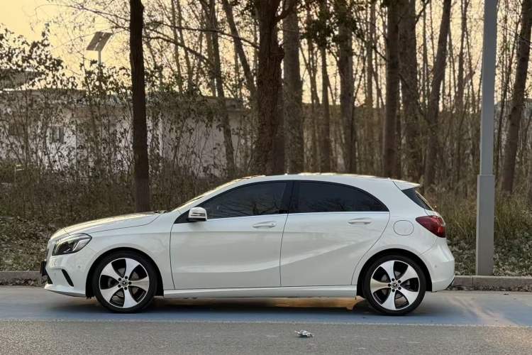 Used Mercedes-Benz A-Class (Import) 2017 Revised Version A 200 Fashion Edition
