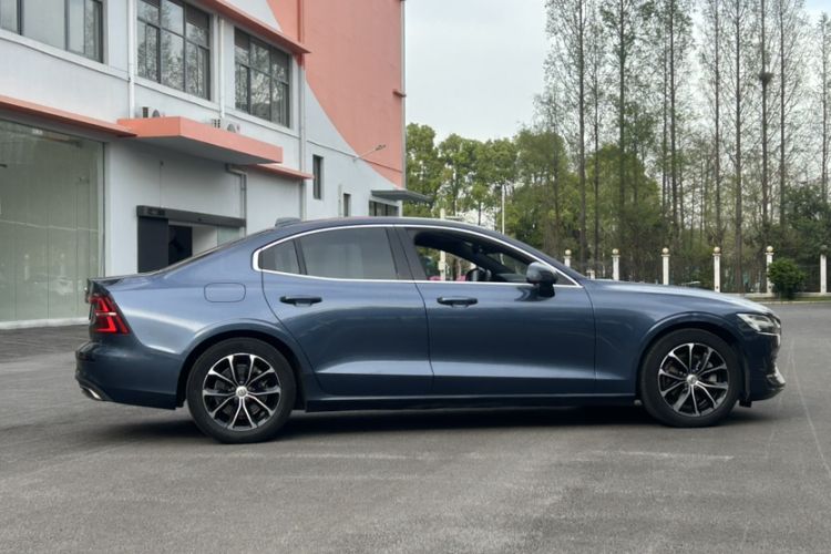Used Volvo S60 2021 T4 Zhiyi Luxury Edition