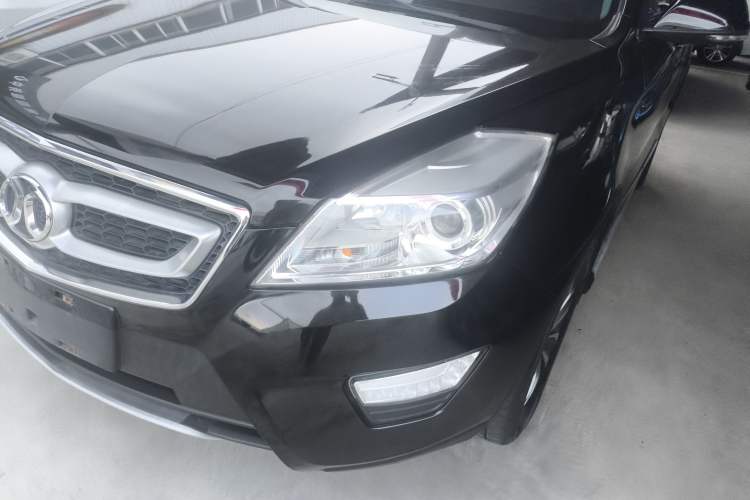 Used BAIC Senova X65 2015 2.0T Automatic Elite Model
