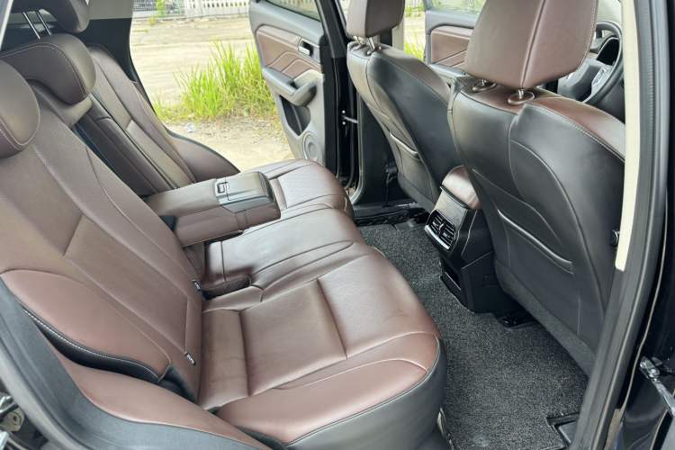 Used Wey VV6 2021 2.0T Two-Wheel Drive Smart Protection+