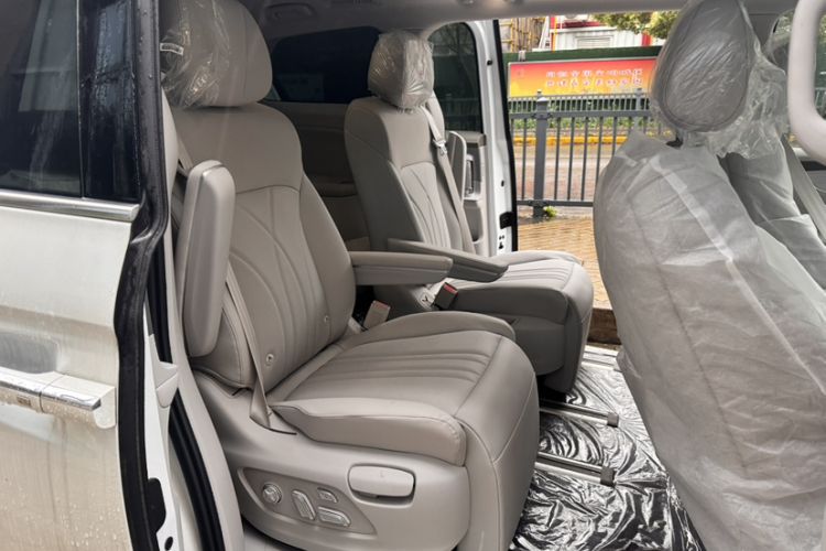 Used Roewe iMAX8 New Energy 2025 1.5T DMH Lu Zun Deluxe Edition Interior 7