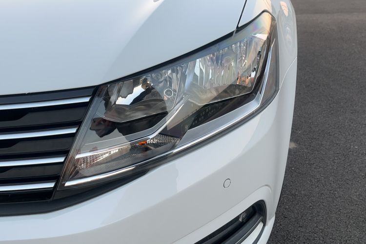 Used Volkswagen Gran Lavida 2015 230TSI DSG Comfort Edition
